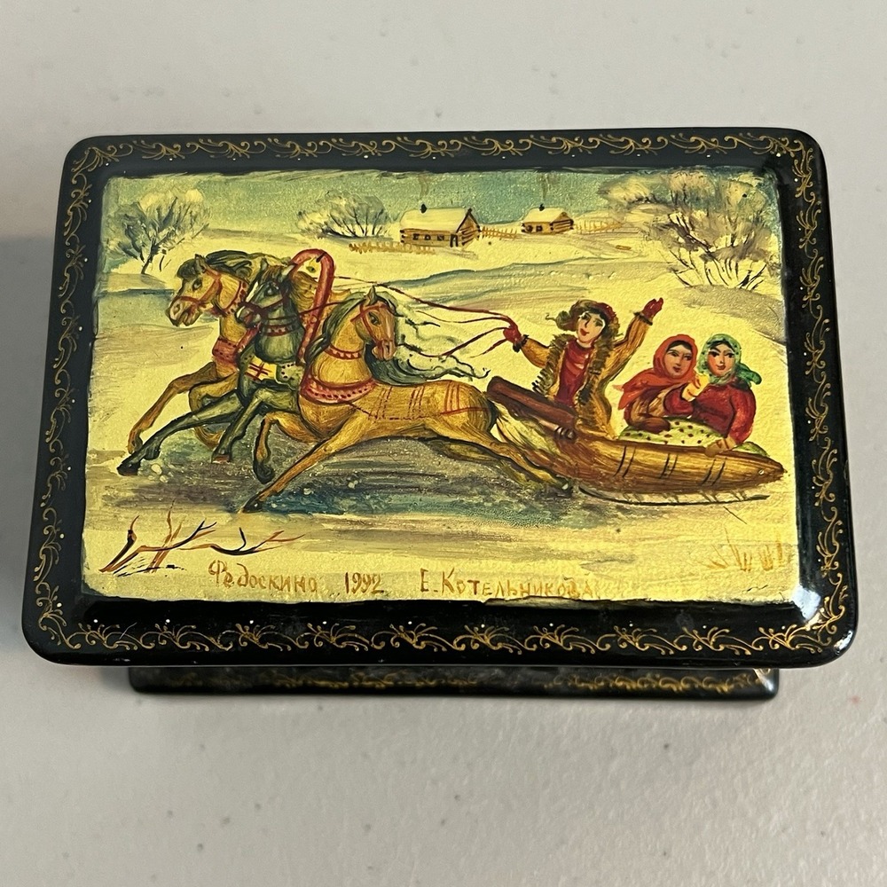Fedoskino Lacquer Box Troika Winter Scene Hand Painted by E. Kotelnikova 1992